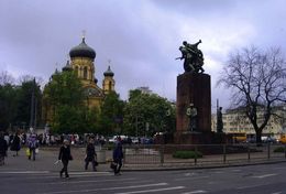 Варшава. Монумент советско-польской дружбе у Виленского вокзала.